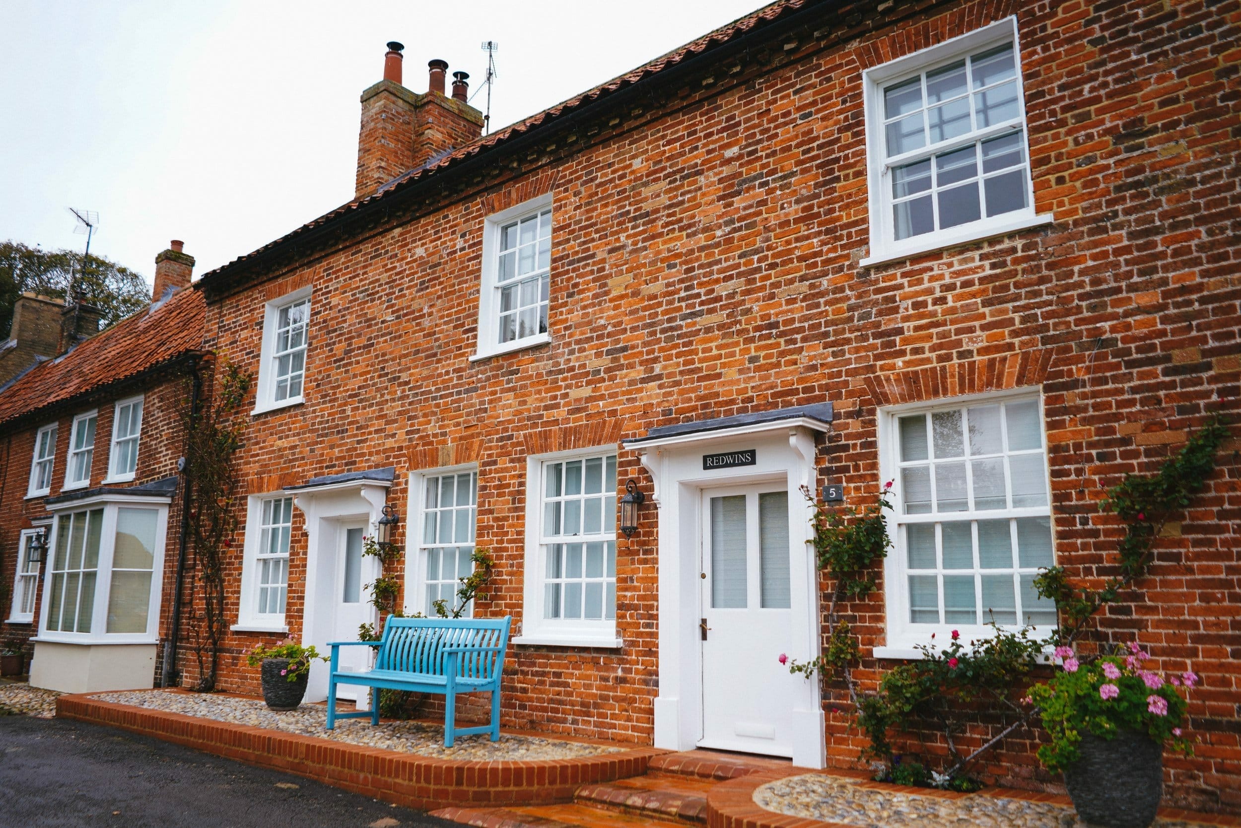 Special architectural features of a brick home